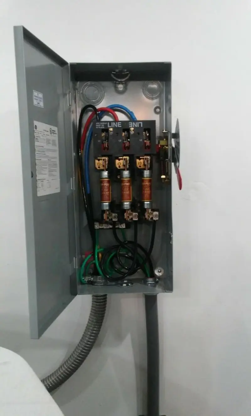 Three-phase disconnect switch installed for Smoke Detector Installation in Cambria